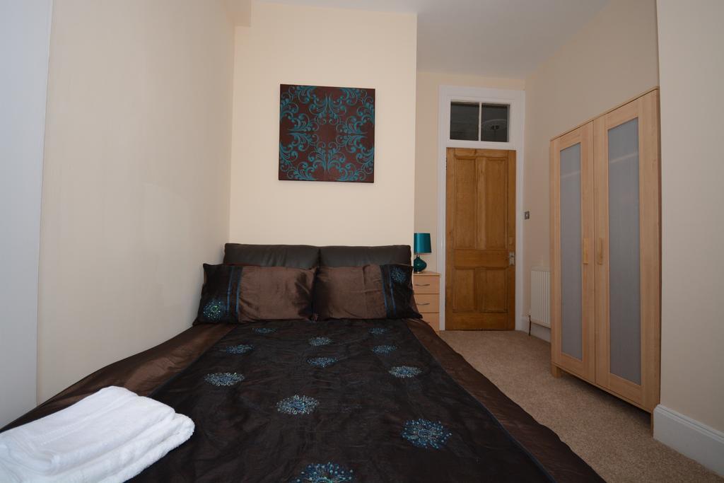 Townhead Apartments Glasgow Airport Paisley Room photo